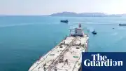 Petrol Fiyatları, Hürmüz Boğazı'nın Yeniden Açılacağına Dair Umutlarla Düştü
