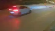 Bursa'da Takla Atan Otomobil Sürücüsüne Esnaf Yardım Etti, Kaza Anı Kamerada