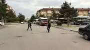 Eskişehir'de Sokak Ortasında Silahlı Saldırı: Tartıştığı Şahıs Bacağından Vuruldu