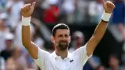 Wimbledon 2026: Novak Djokovic, Roman Safiullin'i Yenerek Roger Federer'in Rekorunu Kırdı