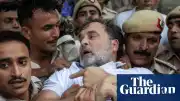 Delhi'de Protestolar Devam Ediyor: Rahul Gandhi Başbakanın İstifası Çağrısında Bulunurken Gözaltına Alındı