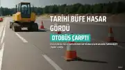 Erzurum'da Tarihi Büfe Otobüs Çarptı