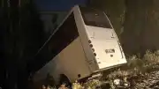 Ankara Mamak'ta Servis Aracının Şarampole Devrilmesi Sonucu 8 Yaralı