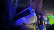 Ankara Mamak'ta Servis Minibüsü ile Otomobil Çarpıştı: 8 Yaralı