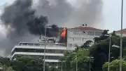 Beyoğlu'nda 5 Katlı Binada Çatı Yangını: Yaralı Yok