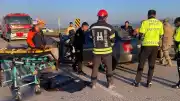 Erzurum'da Trafik Kazası: Otomobil ile Kamyonetin Çarpışması Sonucu 3 Kişi Yaşamını Yitirdi