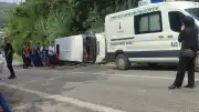 İzmir Kiraz'da işçileri taşıyan minibüs devrildi: 1 kişi yaşamını yitirdi