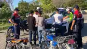 Aksaray'da Trafikte Tehlikeli Hareketler Yapan Motosiklet Sürücülerine Jandarma Müdahalesi