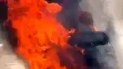 Antalya Serik'te seyir halindeki otomobil yanarak kullanılamaz hale geldi