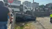 Bartın'da İşçi Servisi ile Otomobil Çarpıştı: 3 Yaralı