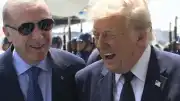 Cumhurbaşkanı Erdoğan ABD Başkanı Trump'ı Ankara'da Karşıladı: Samimi Uçak Sohbeti