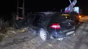 Edirne Uzunköprü'de Elektrik Direğine Çarpan Otomobilde Ağır Yaralı Sürücü