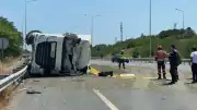 İstanbul Havalimanı Yolu'nda Kaza: Kum Yüklü Kamyon Devrildi