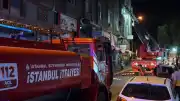 Küçükçekmece'de İş Merkezinde Yangın: 4 İş Yerinde Maddi Hasar
