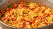 Menemen Hazırlığında Lezzet Artırıcı Yöntem: Zeytinyağı Kullanımı
