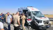 Nusaybin'de Ambulansın Karıştığı Zincirleme Kaza: 3 Yaralı