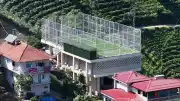 Rize Çayeli'nde Çay Alım Yerinin Üzerine Halı Saha İnşa Edildi