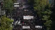 Yunanistan'da Eğitim ve Yaşam Maliyeti Protestoları: Binlerce Kişi Sokaklarda