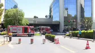 Beşiktaş'taki 20 katlı otelde yangın: Misafirler tahliye edildi