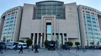 Özgür Özel'in Eski Şoförü 'Rüşvet' Soruşturmasında Gözaltına Alındı