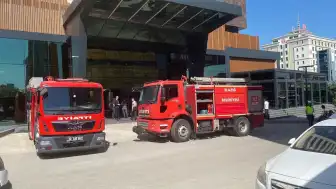 Elazığ'da 12 Katlı Otelde Yangın: 10 Kişi Dumandan Etkilendi