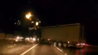 Bursa-Yalova Yolunda TIR Makasladı: Trafik Durdu, Uzun Kuyruklar Oluştu