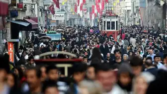 İstanbul'da Nüfus Krizi Büyüyor: Uzmanlar Planlı Tersine Göç Çağrısı Yapıyor