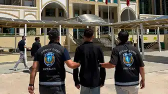 Antalya'da 'Devlet Biziz' Diyen 17 Yaşındaki E.K. Gözaltına Alındı