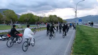 Tatvan'da Çevre Haftası ve Dünya Bisiklet Günü Kapsamında Bisiklet Etkinliği Düzenlendi