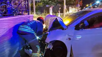 Hatay'da Trafik Kazası: 2 Yaralı, Kaza Anı Kask Kamerası Kaydında