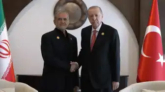 Cumhurbaşkanı Erdoğan İranlı Mevkidaşı Pezeşkiyan ile Bir Telefon Görüşmesi Gerçekleştirdi
