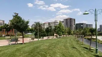 Batıkent'te lise öğrencileri arasında bıçaklı kavga: 1 öğrenci yoğun bakımda