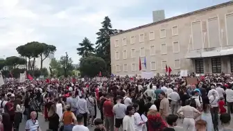 Arnavutluk'ta Trump Ailesinin Tatil Köyü Projesine Kitlesel Tepki