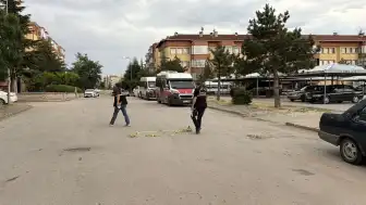 Eskişehir'de Sokak Ortasında Silahlı Saldırı: Tartıştığı Şahıs Bacağından Vuruldu