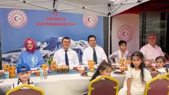 Patnos Kaymakamı Burak Dertlioğlu ve Eşi Sosyal Hizmet Modellerinden Yararlanan Çocukları Ağırladı