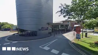 University of Surrey'de Göreveveli Bir Kişi Çapraz Yayla Vuruldu, 21 Yaşında Bir Şüpheli Gözaltına Alındı