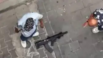 İzmir Konak'ta Silahlı Saldırı: Sokak Ortasında Dehşet Anları