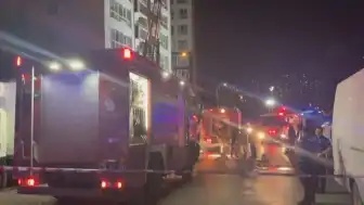 Esenyurt'ta 14 Katlı Binada Yangın: 13 Kişi Tahliye Edildi