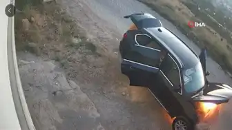 Muş'ta Seyir Halindeki Lüks Otomobilde Yangın ve Patlama