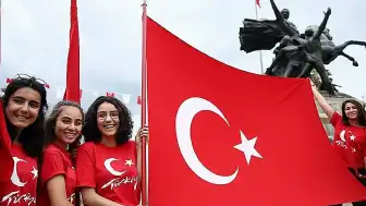 19 Mayıs Resmi Tatil: Okullar, Bankalar ve Kamu Kurumları Kapalı Olacak