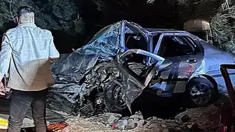 Adana'da Trafik Kazası: 2 Kişi Hayatını Kaybetti, 3 Kişi Yaralandı