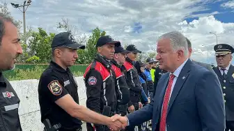 Aksaray Valisi Murat Duru, Kurban Bayramı'nda Uygulama Noktasında Vatandaşlarla Buluştu