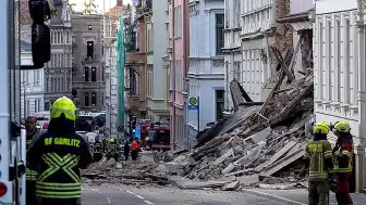 Almanya'da Tarihi Bina Çöktü: 3 Kişi Enkaz Altında Aranıyor