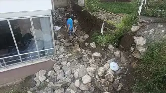 Amasya'da İstinat Duvarının Çökme Anı Kamerada Görüntülendi