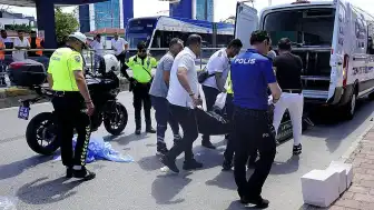 Antalya'da Hafif Ticari Araç Çarptı: 13 Yaşındaki Çocuk Hayatını Kaybetti