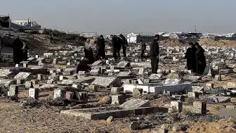 Batı Şeria'da Mezarlığa Saldırı: Çok Sayıda Mezar Taşı Tahrip Edildi