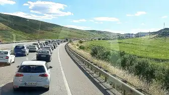 Bayram Dönüşü Trafiği: Trabzon'dan Ankara ve İzmir Yolları Kilometrelerce Kilitlendi