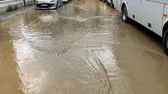 Bilecik'in Bozüyük İlçesinde Sağanak Hayatı Olumsuz Etkiledi