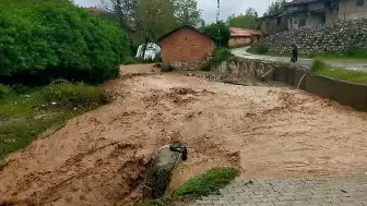 Çorum'un Alaca İlçesinde Sel: Evler Sular Altında Kaldı, Tarım Arazileri Zarar Gördü