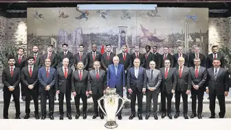 Cumhurbaşkanı Erdoğan, Galatasaraylıları Kabul Etti: "Avrupa'da Başarılar Milletimizin Belleğinde"